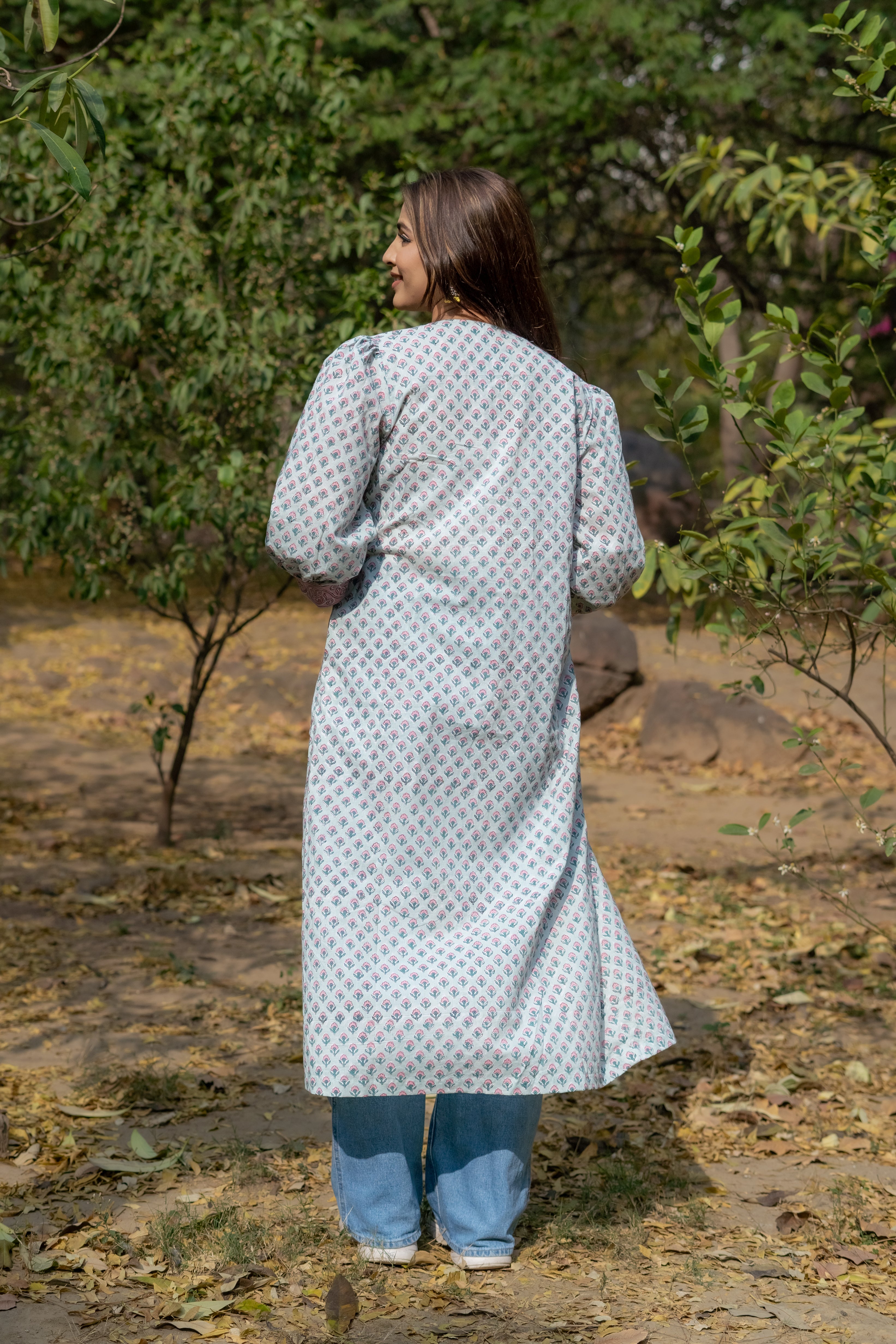Light blue sanganeri booti handblock print cotton shrug