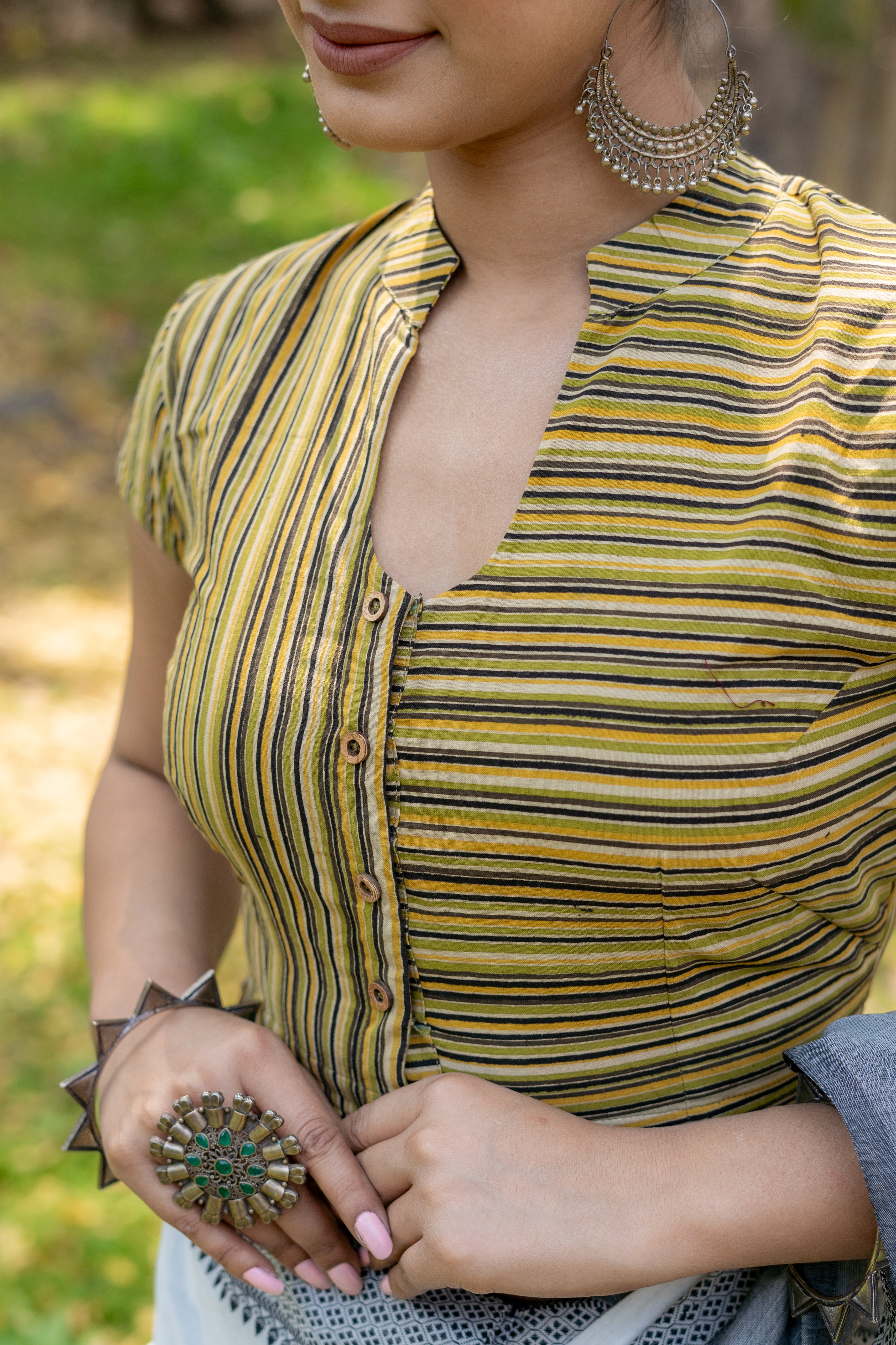 Olive handblock print stripe chinese collar with U-neck cotton blouse