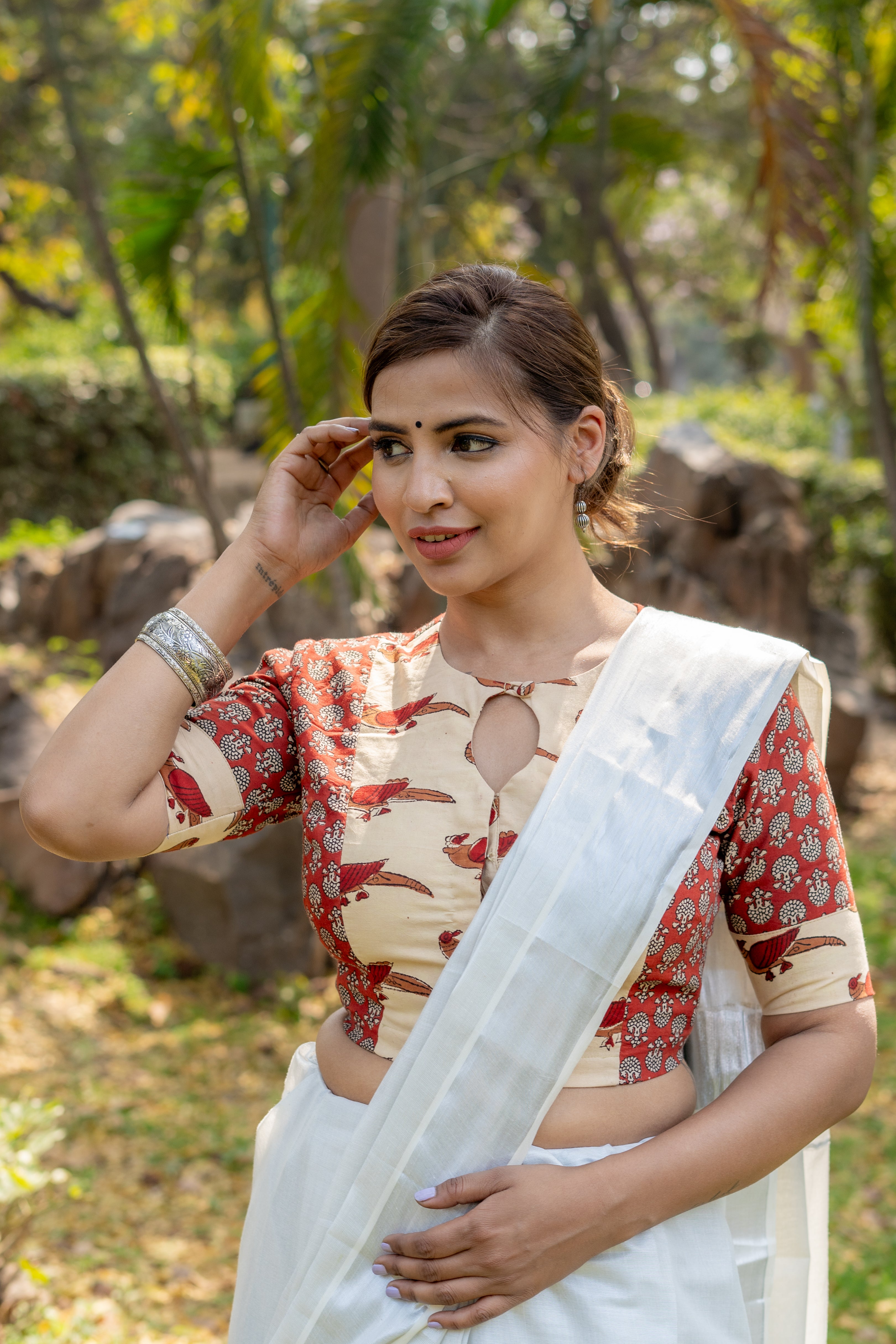 Bird handblock print cotton blouse with red bagru booti on sleeves