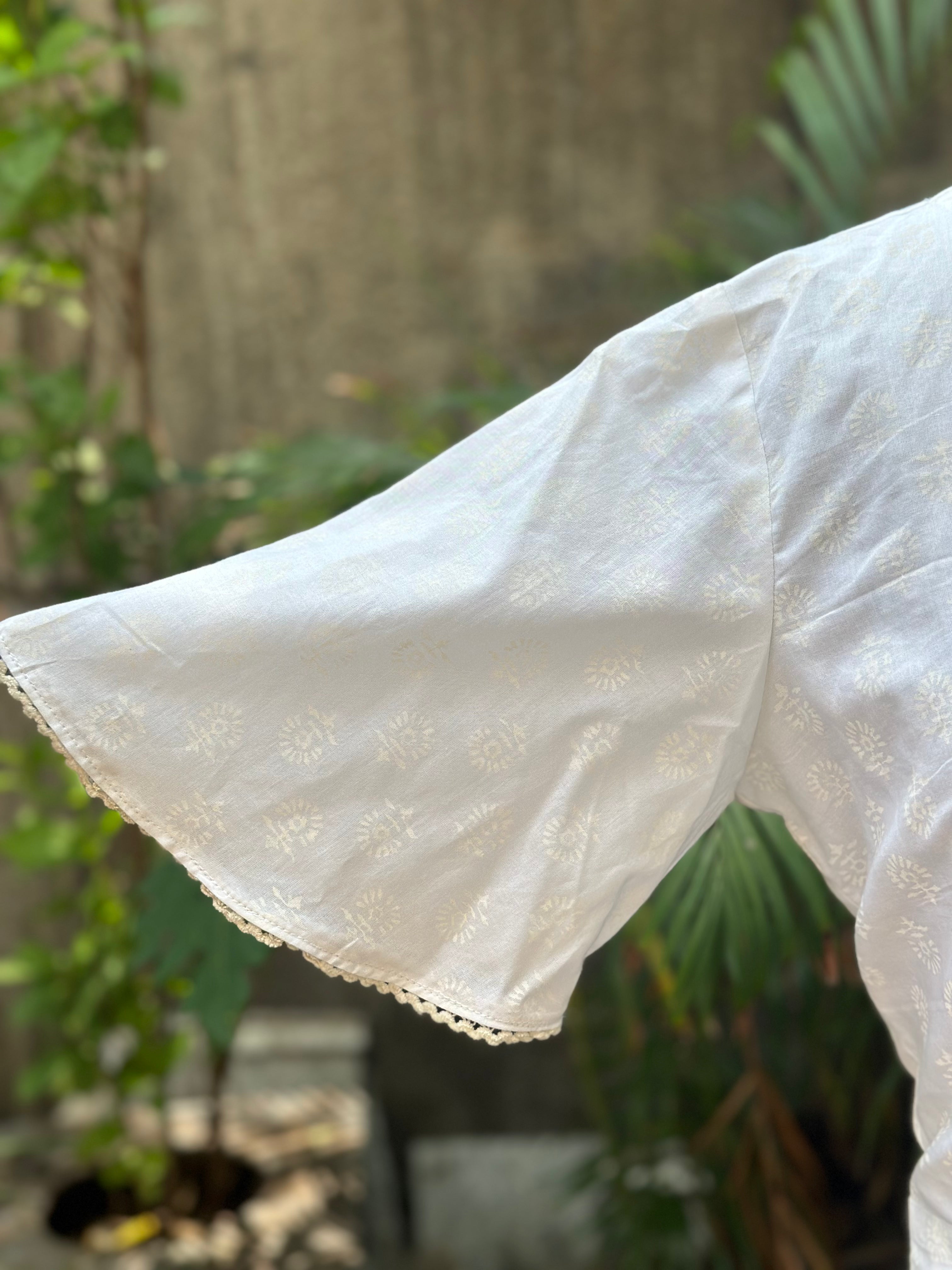 White handblock V-Neck cotton top with wooden buttons and butterfly sleeves