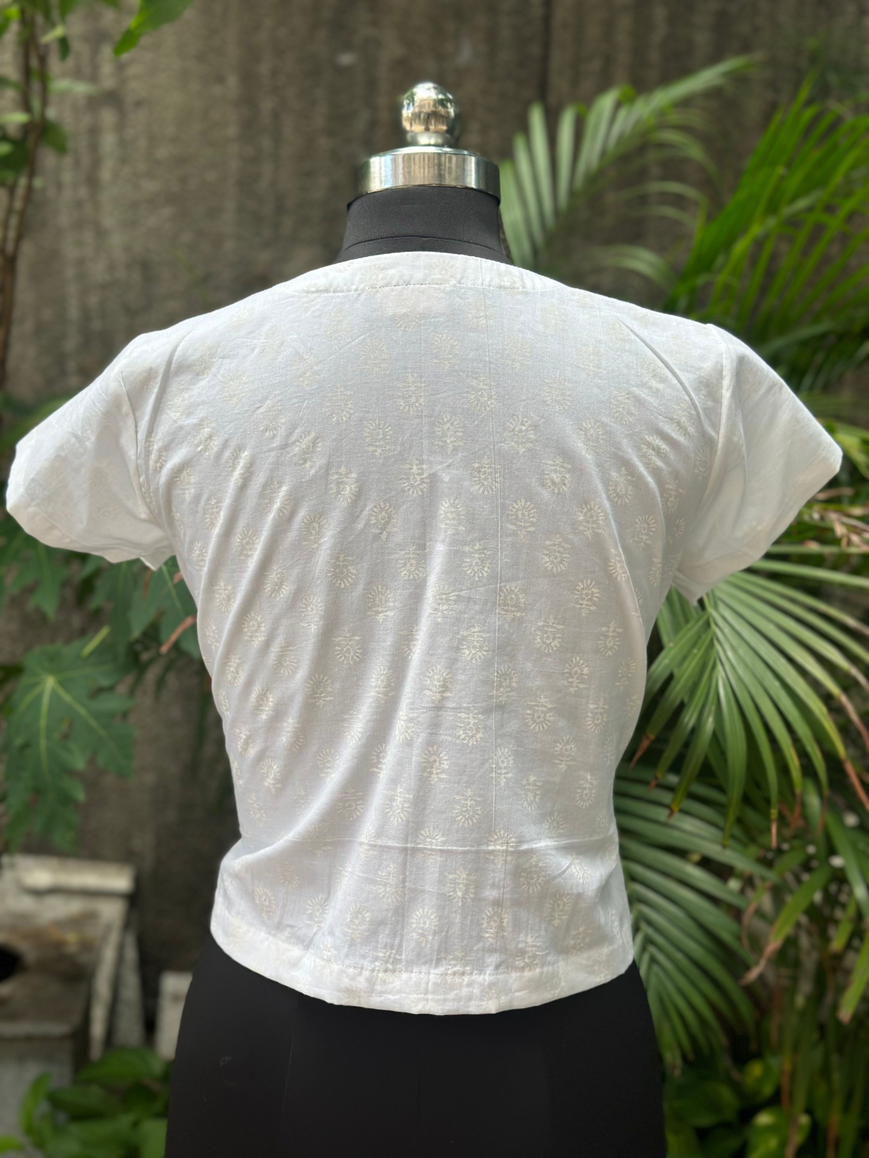 White handblock round neck  cotton top