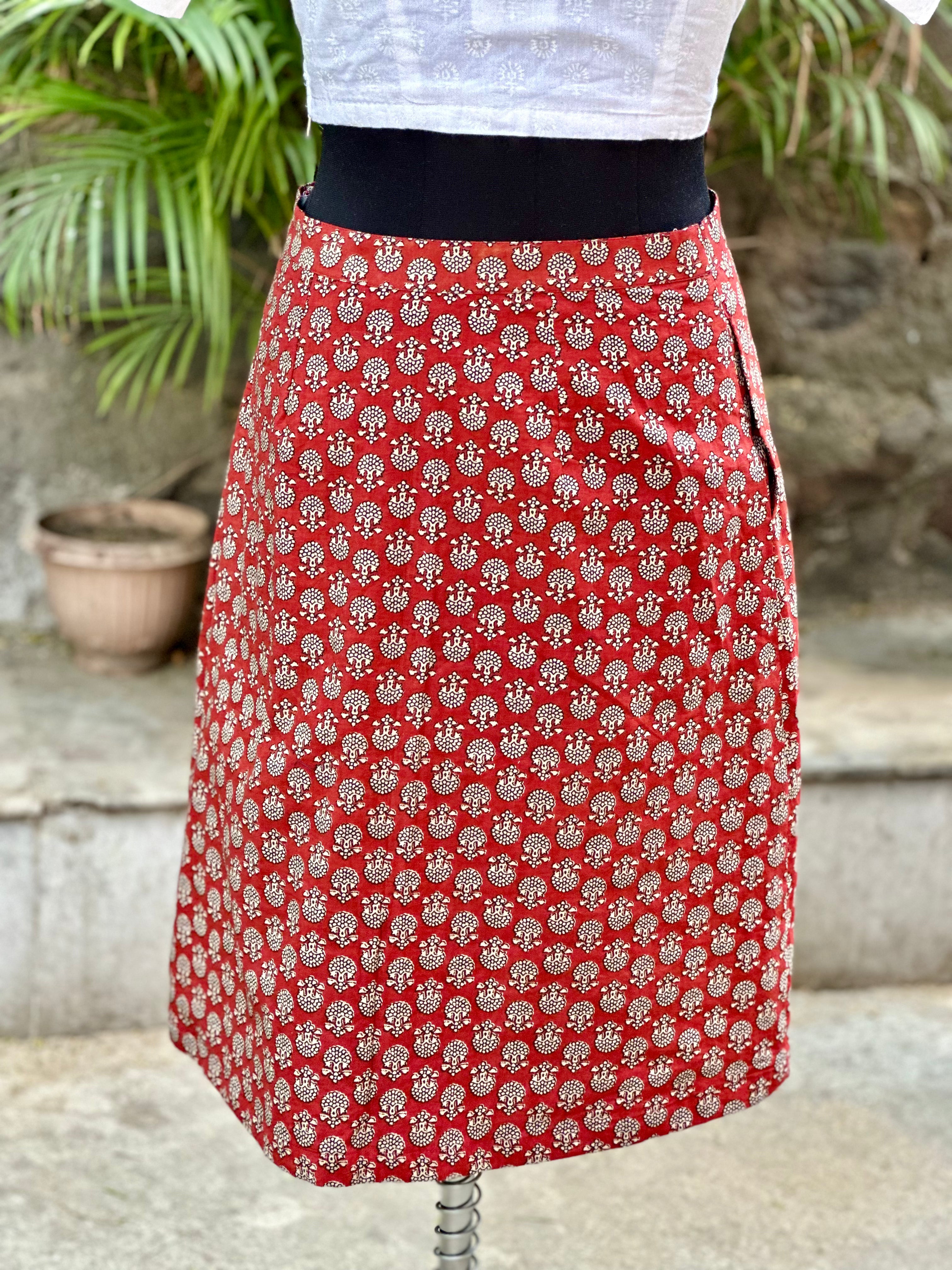 Red bagru handblock print A-line cotton skirts with wooden buttons