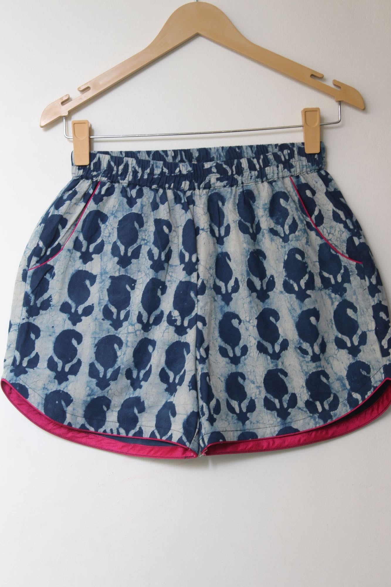 Indigo Dabu Paisley Cotton Shorts with fucshia piping