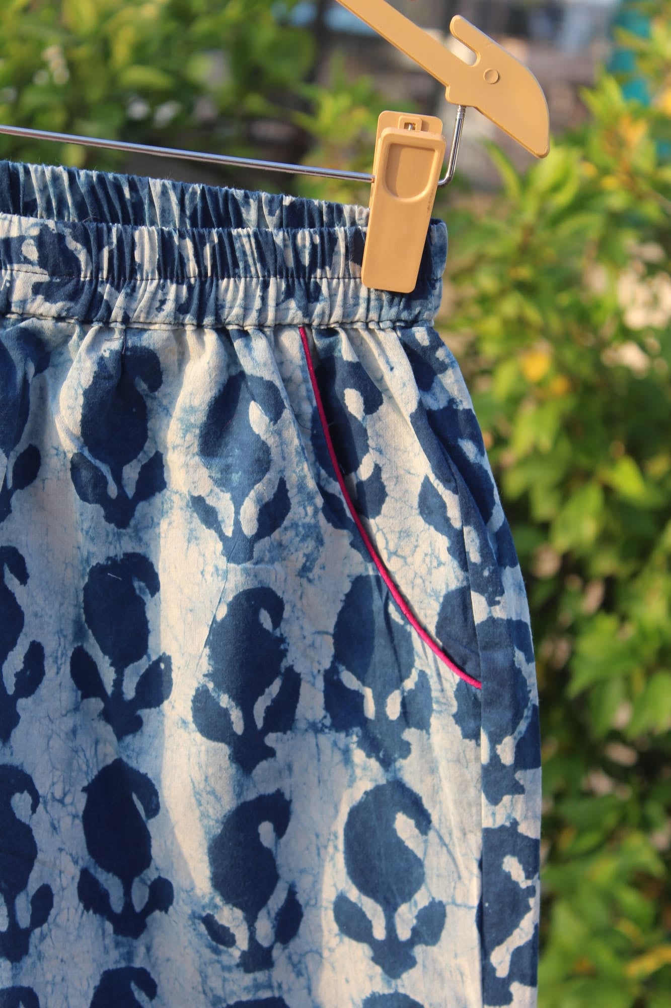 Indigo Dabu Paisley Cotton Shorts with fucshia piping